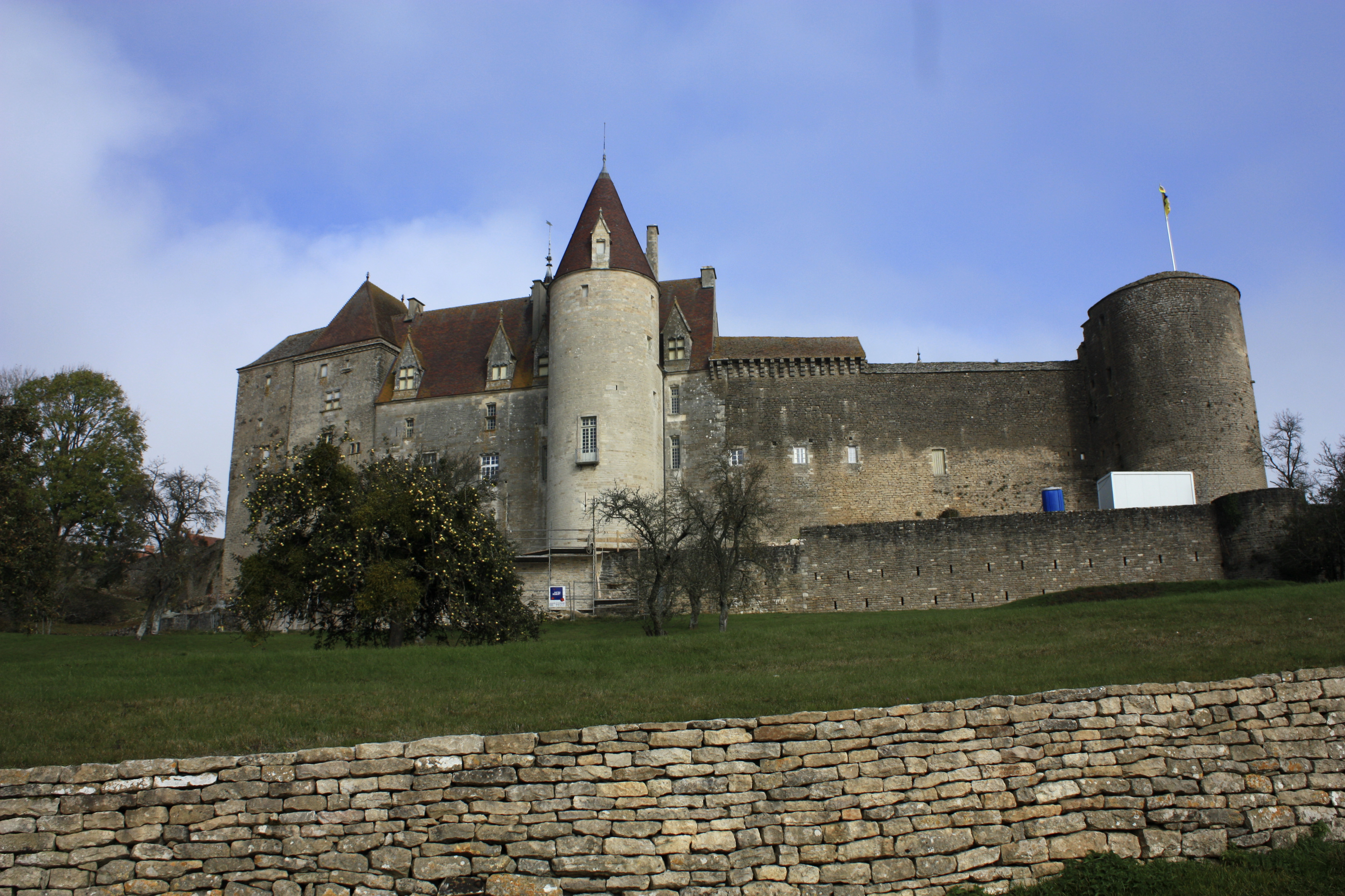 Châteauneuf_en_Auxois-Le_château