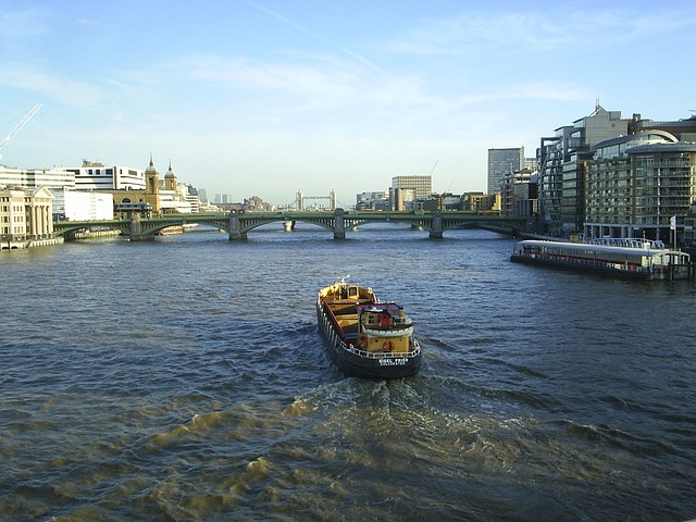 Thames Boat England River City London Travel